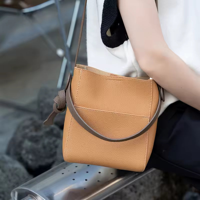 Timeless Heritage Leather Handbag - Versatile Office Tote & Shoulder Bag